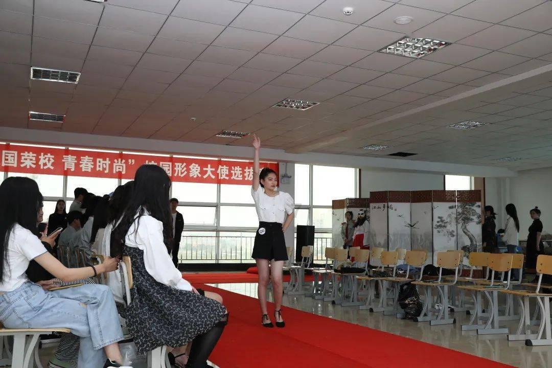 两人打架不管谁先动手都要拘留么游戏画面